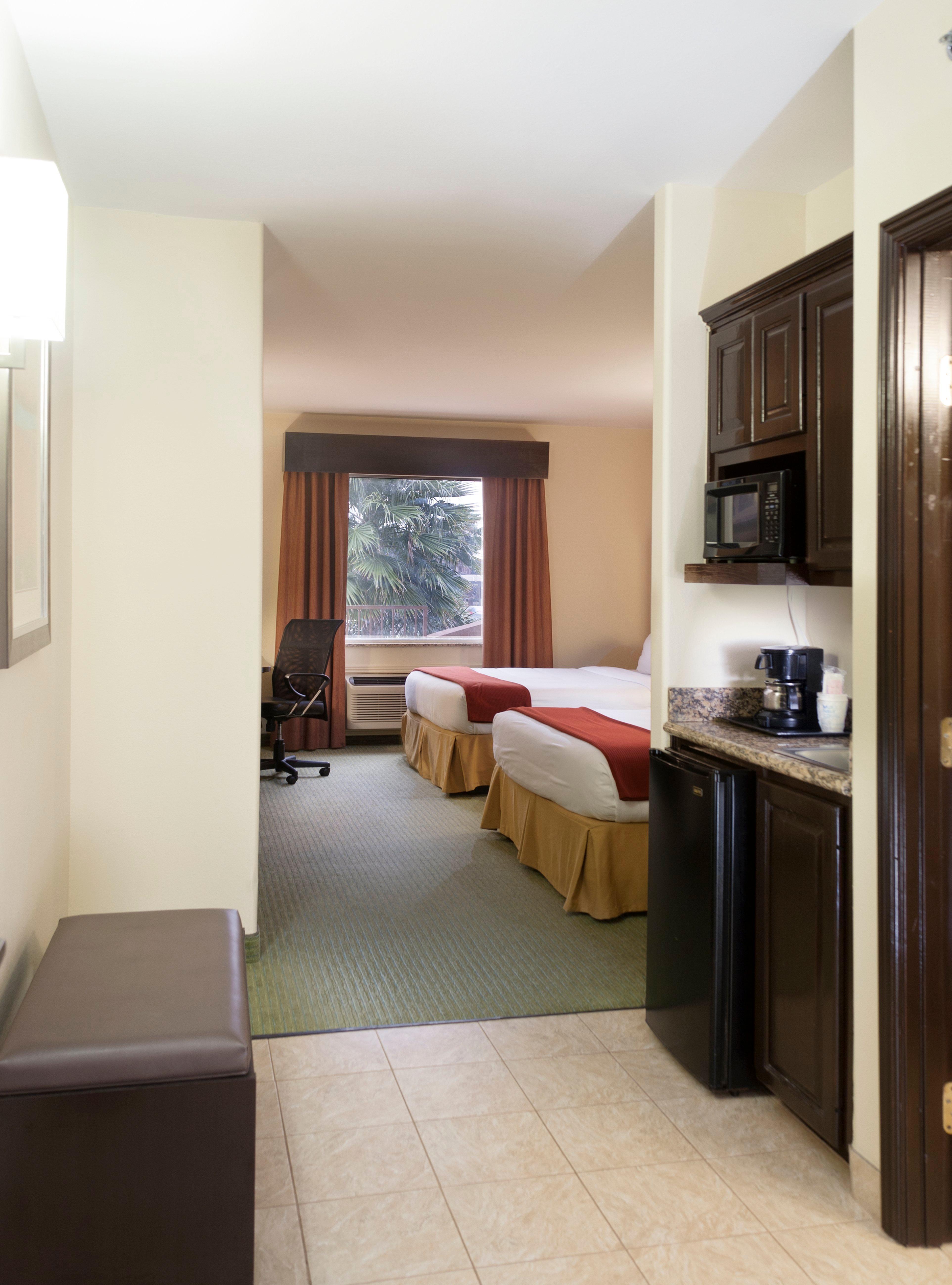 Holiday Inn Express Hotel And Suites Brownsville By Ihg Buitenkant foto