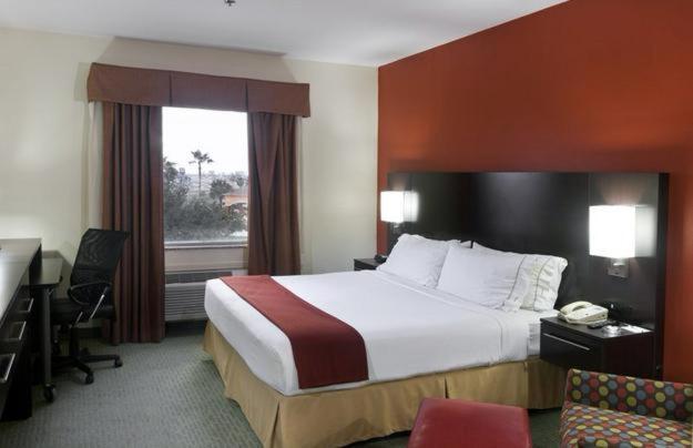 Holiday Inn Express Hotel And Suites Brownsville By Ihg Buitenkant foto