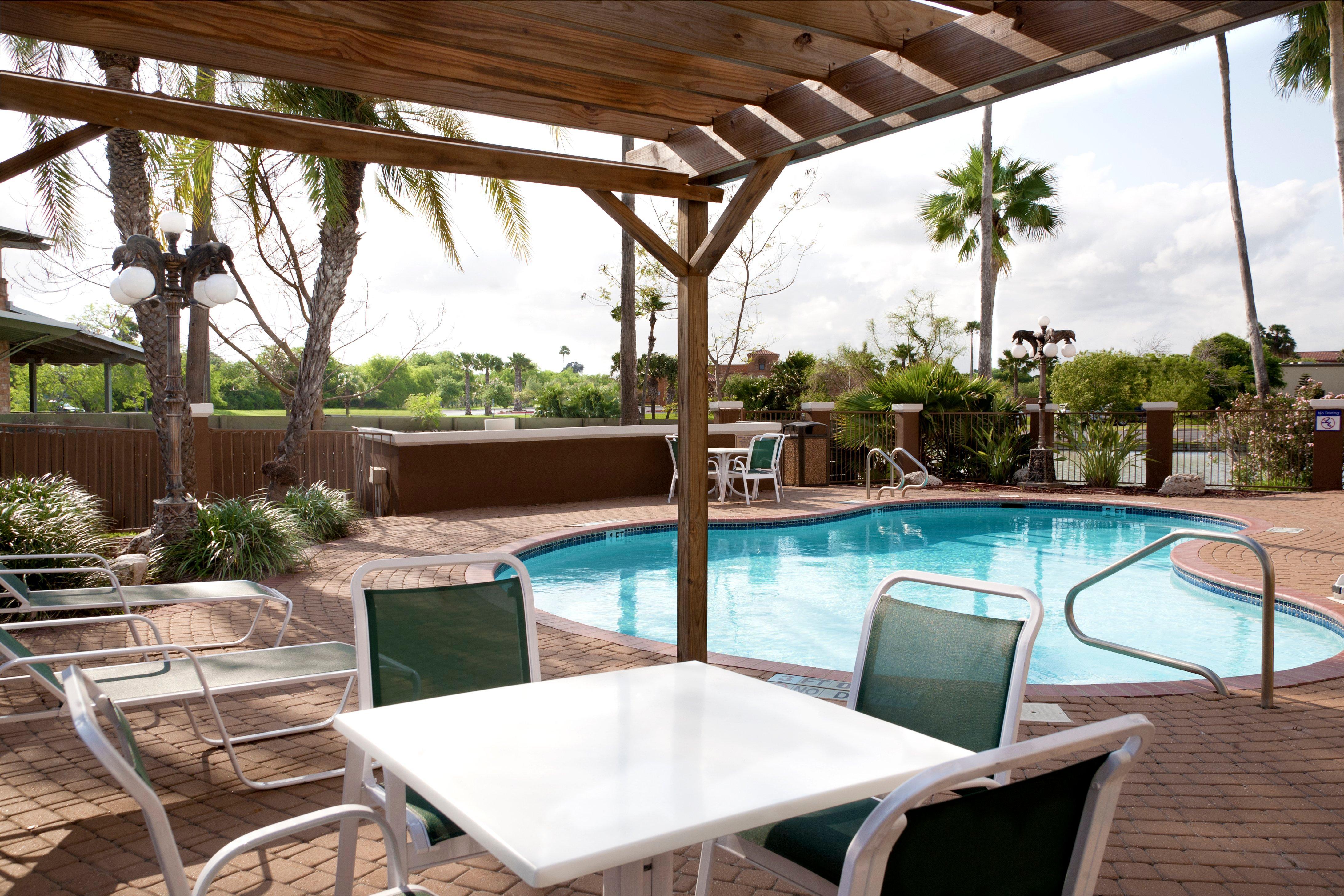 Holiday Inn Express Hotel And Suites Brownsville By Ihg Buitenkant foto
