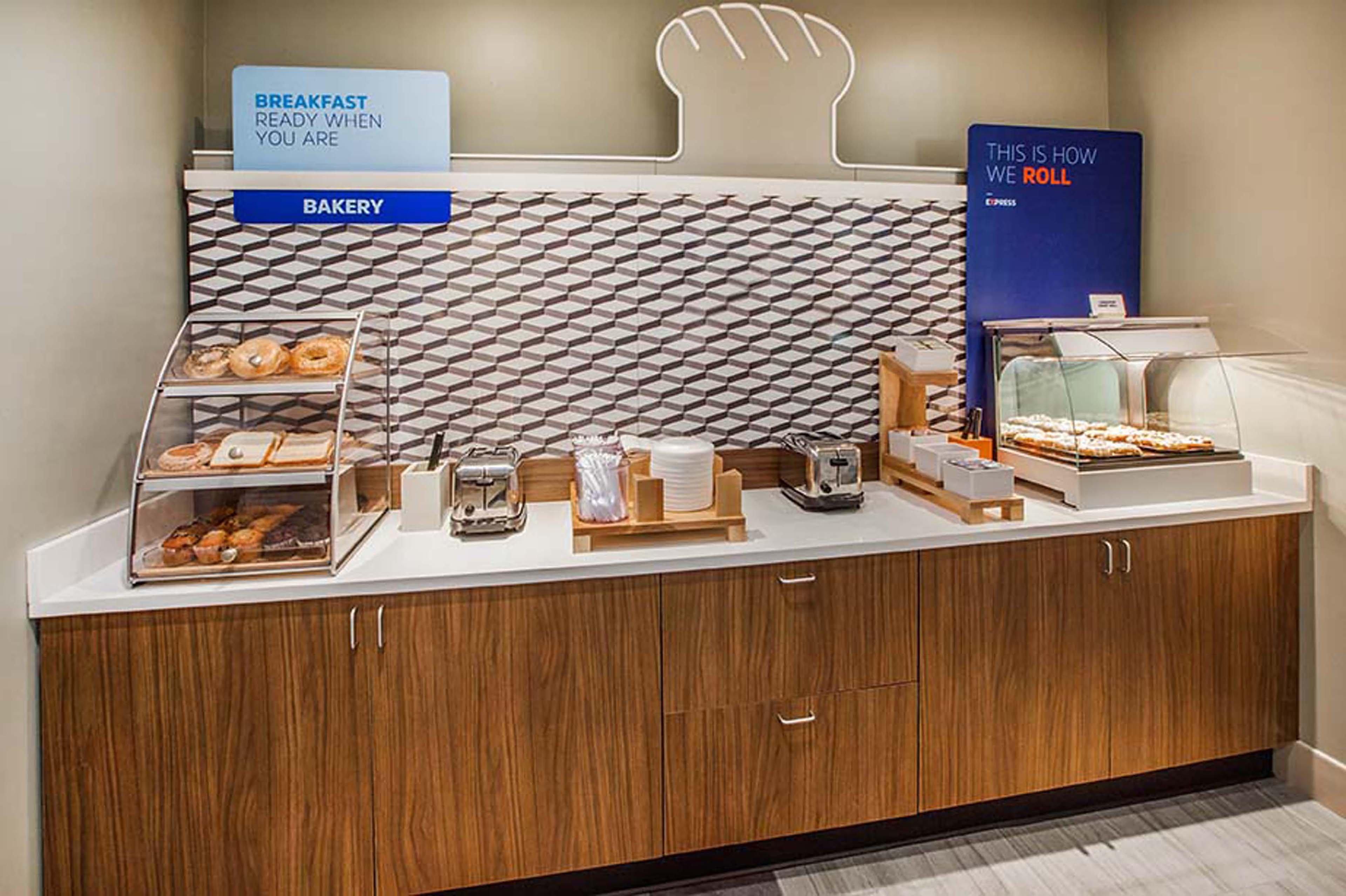 Holiday Inn Express Hotel And Suites Brownsville By Ihg Buitenkant foto