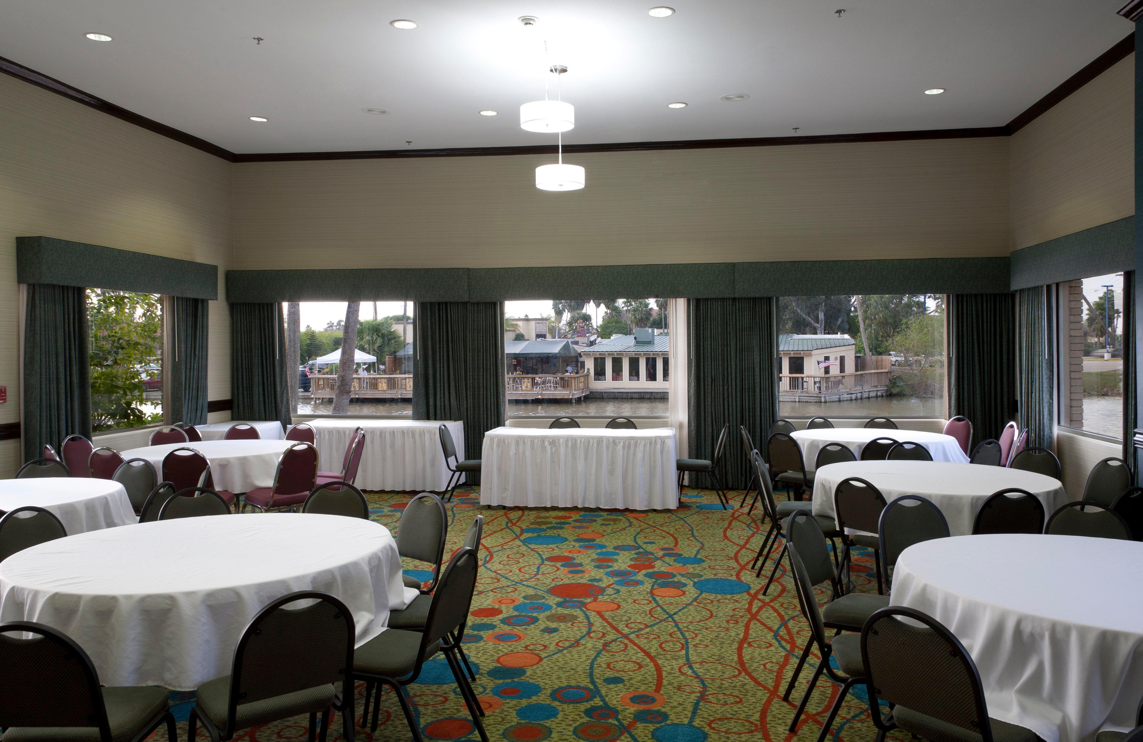 Holiday Inn Express Hotel And Suites Brownsville By Ihg Buitenkant foto
