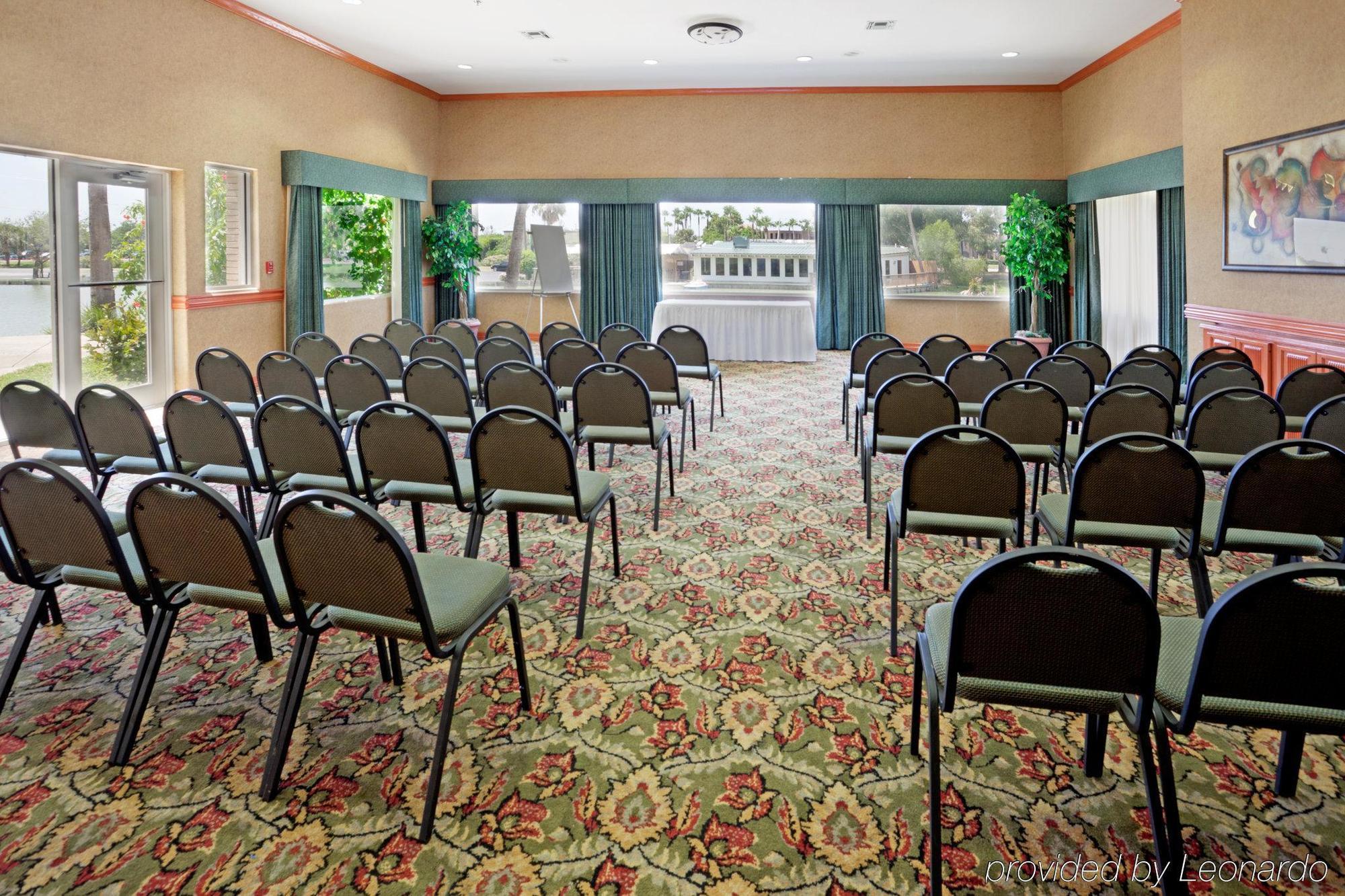 Holiday Inn Express Hotel And Suites Brownsville By Ihg Buitenkant foto