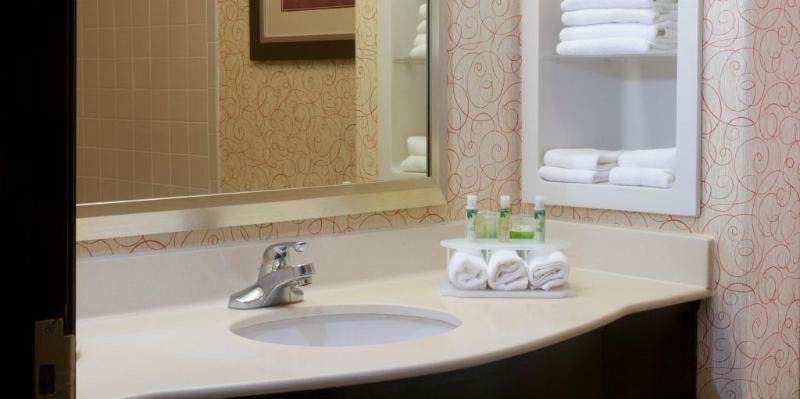 Holiday Inn Express Hotel And Suites Brownsville By Ihg Buitenkant foto