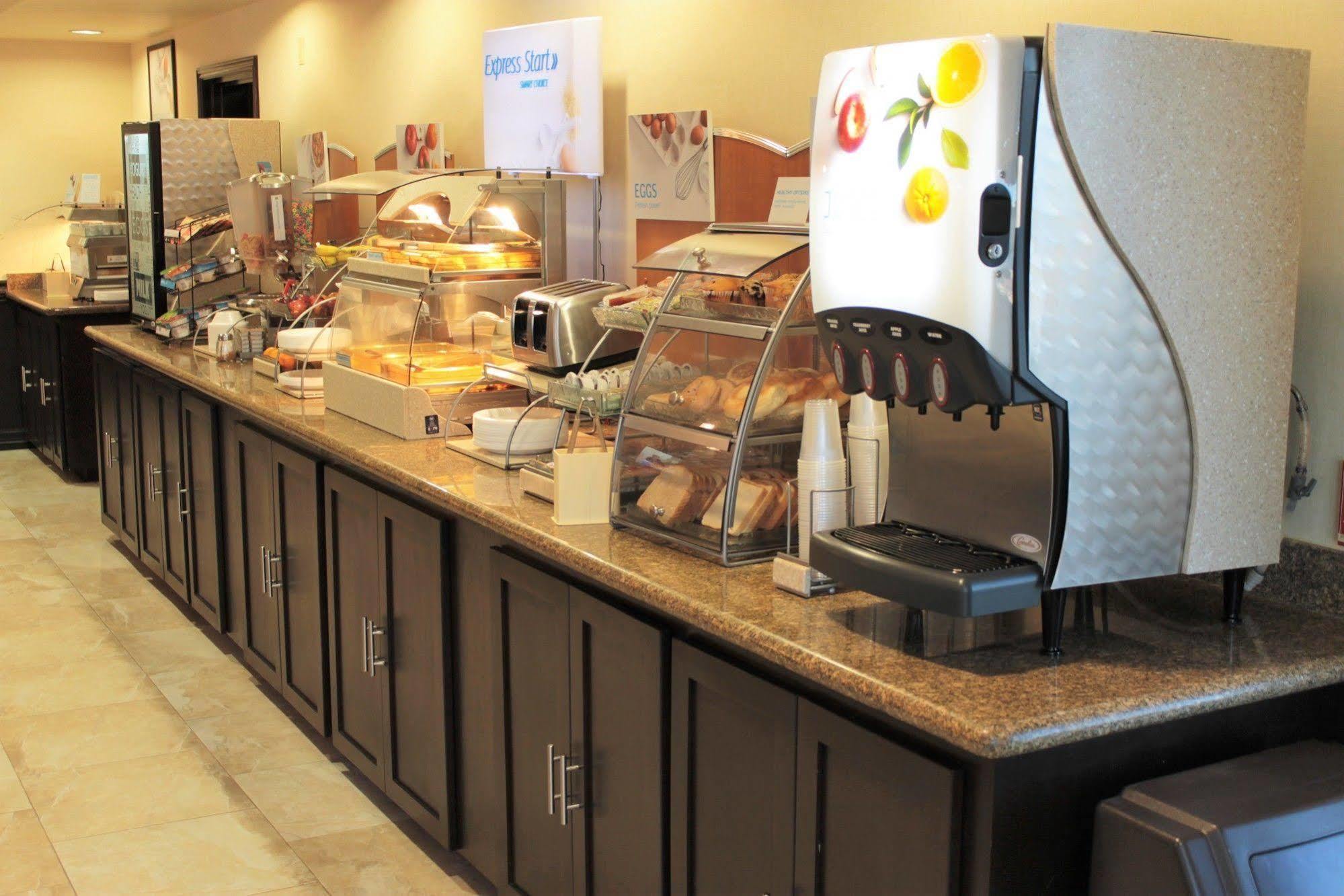 Holiday Inn Express Hotel And Suites Brownsville By Ihg Buitenkant foto