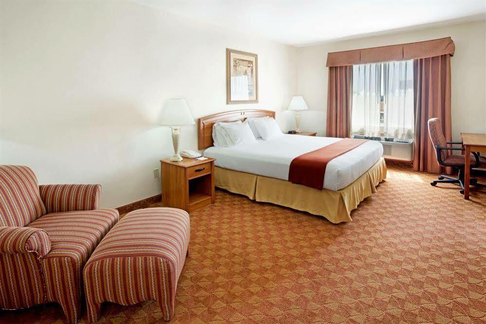Holiday Inn Express Hotel And Suites Brownsville By Ihg Buitenkant foto